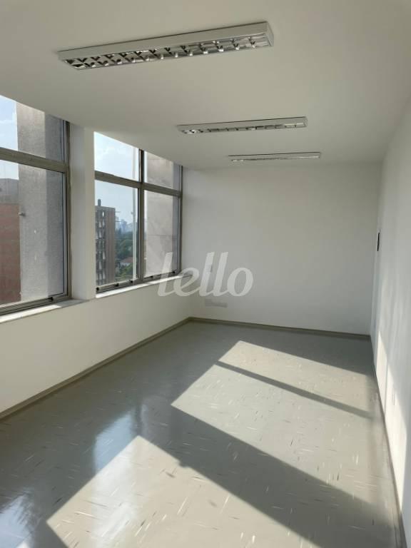 SALA 807 de Sala / Conjunto para alugar, Padrão com 161 m², e em Jardim Paulista - São Paulo