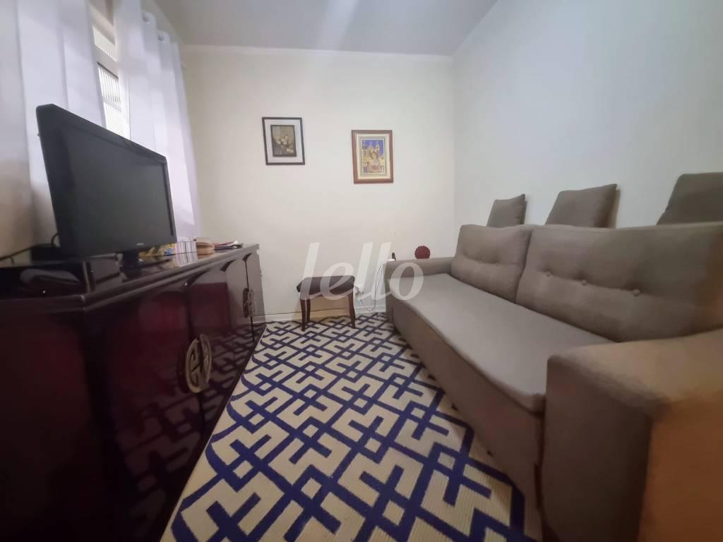 SALA DE TV de Casa à venda, sobrado com 240 m², 3 quartos e 2 vagas em Vila Valparaíso - Santo André