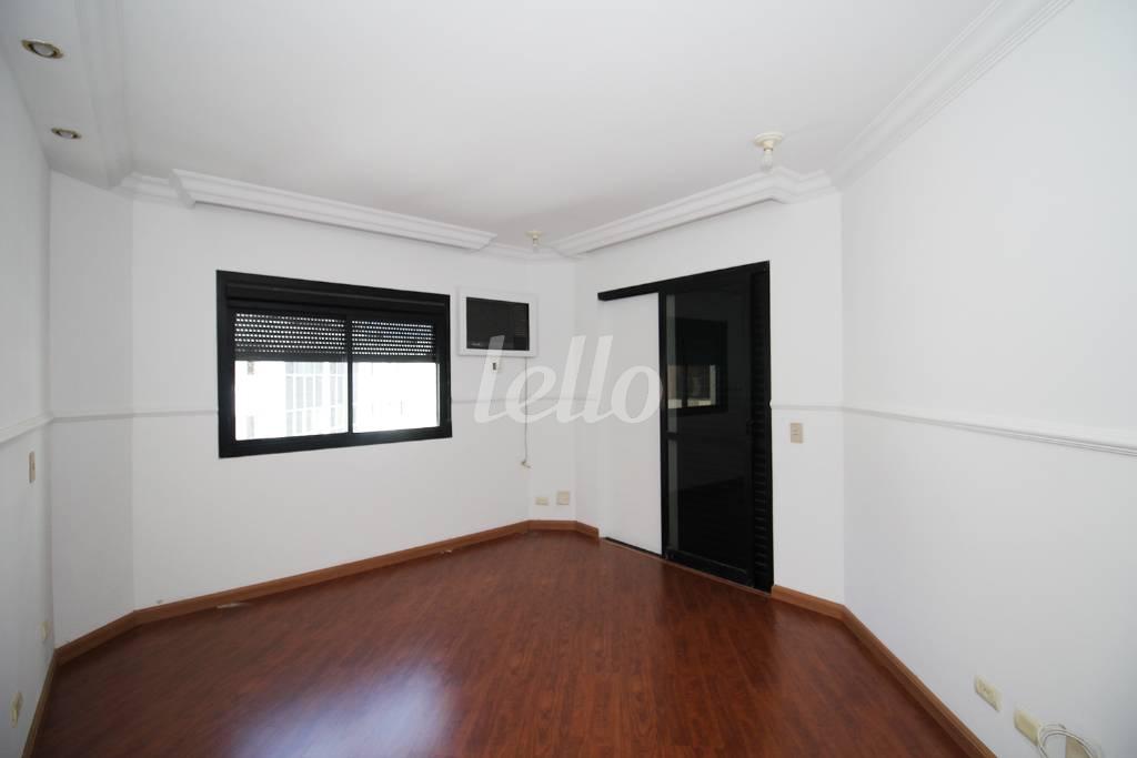 SUÍTE 3 de Apartamento à venda, Padrão com 230 m², 3 quartos e 3 vagas em Vila Uberabinha - São Paulo