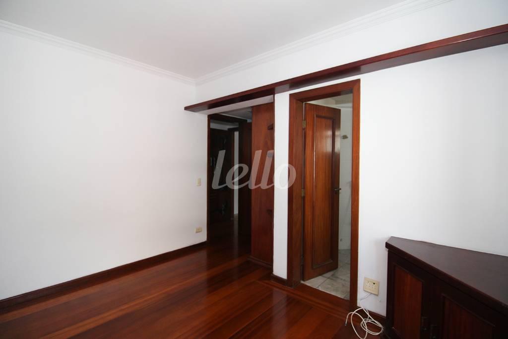 SUÍTE 1 de Apartamento à venda, Padrão com 230 m², 3 quartos e 3 vagas em Vila Uberabinha - São Paulo