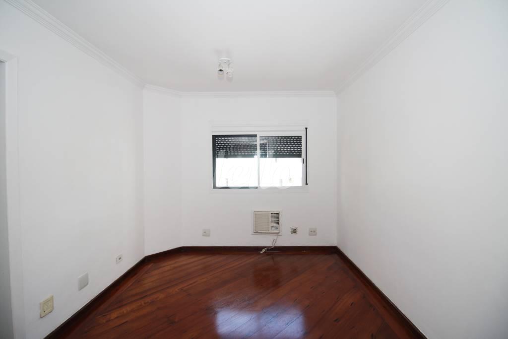 SUÍTE 2 de Apartamento à venda, Padrão com 230 m², 3 quartos e 3 vagas em Vila Uberabinha - São Paulo
