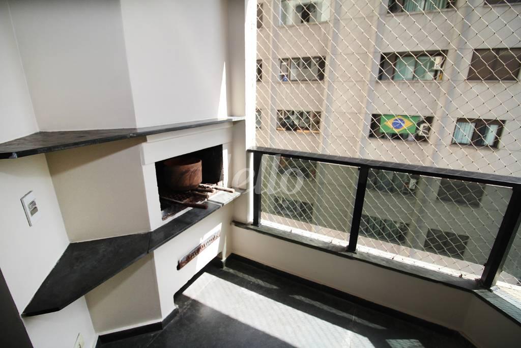 CHURRASQUEIRA de Apartamento à venda, Padrão com 230 m², 3 quartos e 3 vagas em Vila Uberabinha - São Paulo