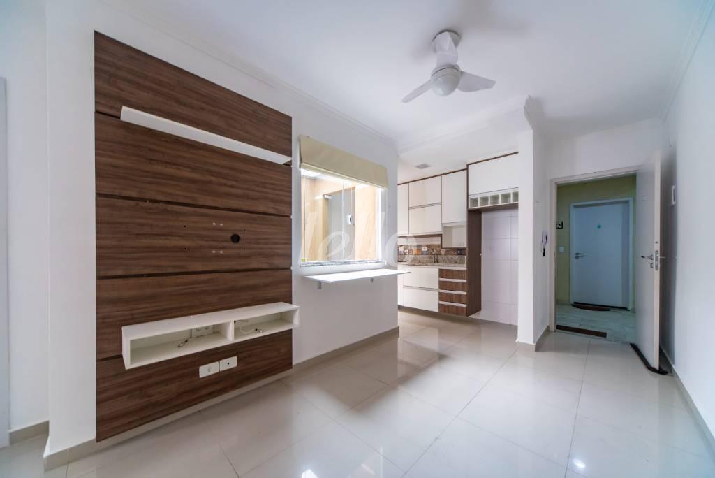 SALA de Apartamento à venda, Padrão com 40 m², 2 quartos e 2 vagas em Vila Alpina - Santo André