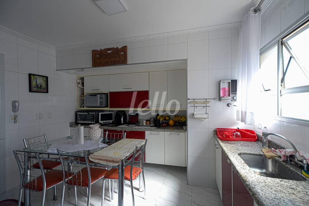 COZINHA de Apartamento à venda, Padrão com 111 m², 3 quartos e 2 vagas em Vila Matilde - São Paulo