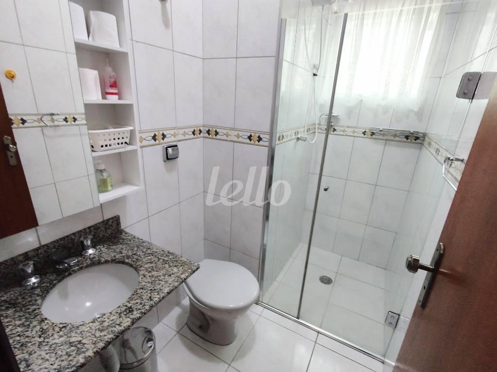 BANHEIRO SUÍTE 1 (2) de Casa à venda, sobrado com 134 m², 3 quartos e 4 vagas em Vila Bertioga - São Paulo