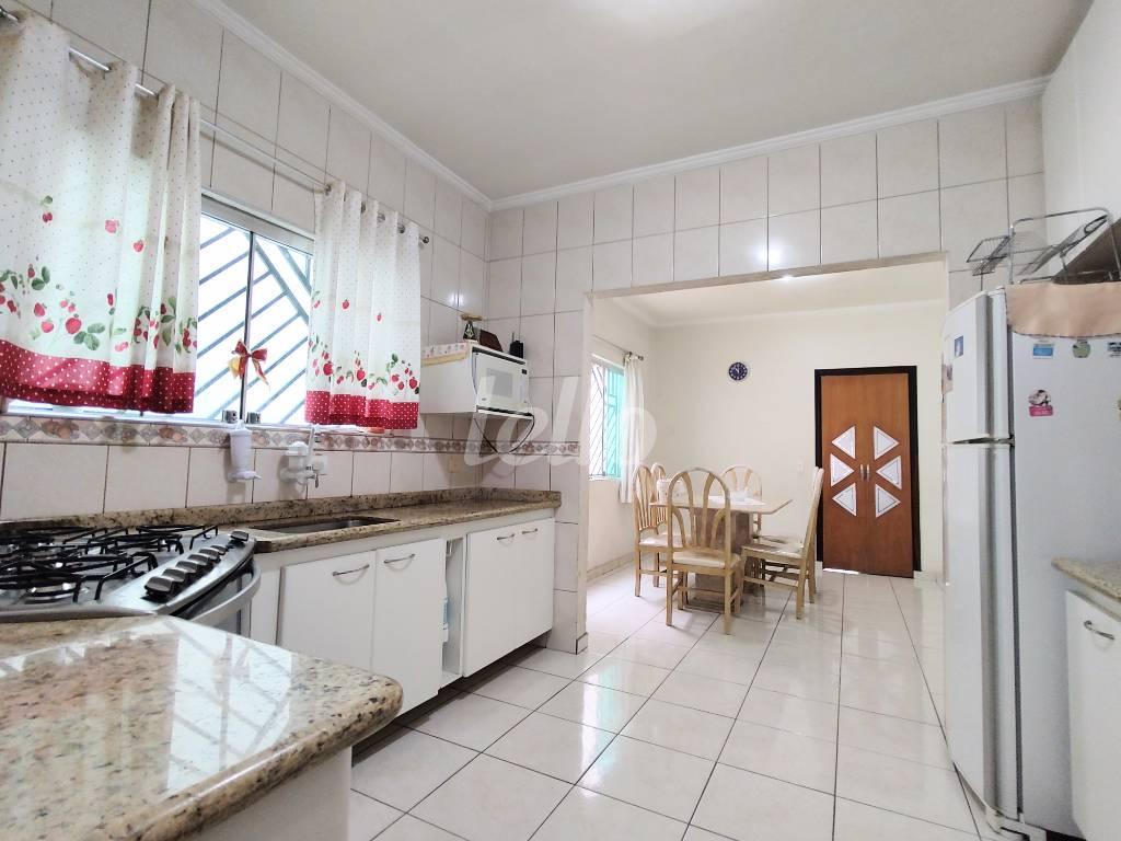 COZINHA (4) de Casa à venda, sobrado com 134 m², 3 quartos e 4 vagas em Vila Bertioga - São Paulo