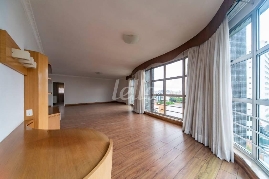 SALA DOIS AMBIENTES de Apartamento à venda, Padrão com 260 m², 3 quartos e 1 vaga em Mooca - São Paulo