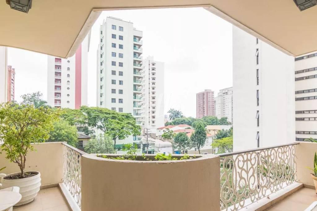 VARANDA de Apartamento à venda, Padrão com 350 m², 4 quartos e 4 vagas em Centro - Santo André