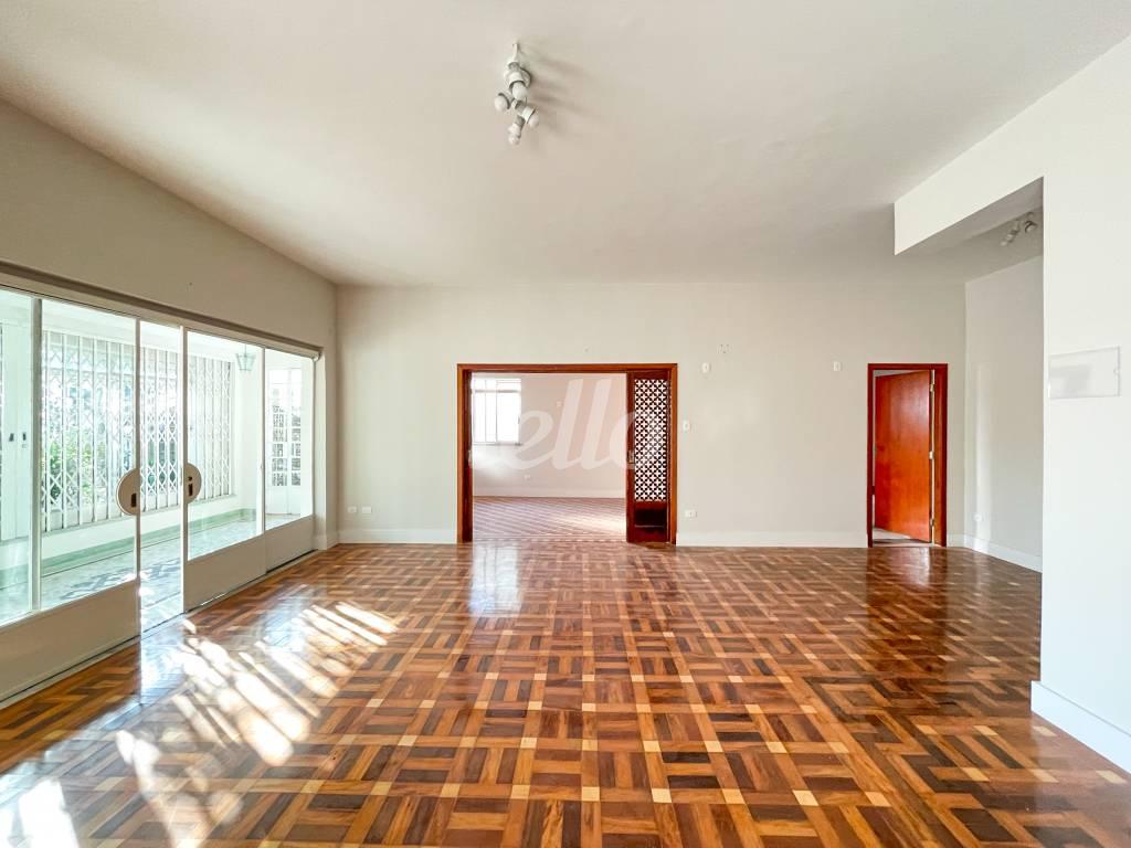 SALA de Casa à venda, térrea com 367 m², 3 quartos e 6 vagas em Mooca - São Paulo