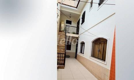 ENTRADA LATERAL de Casa à venda, sobrado com 207 m², 4 quartos e 4 vagas em Tatuapé - São Paulo