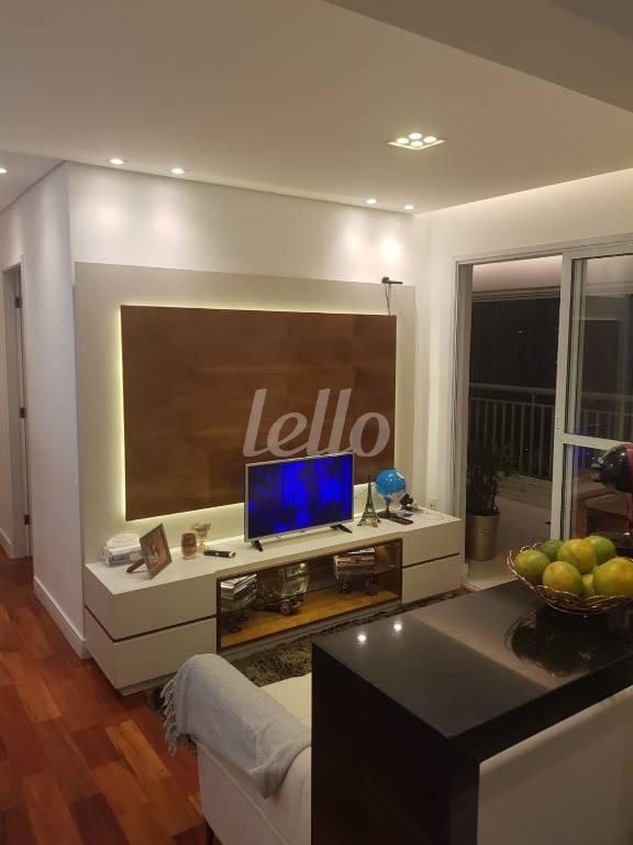 SALA ESTAR E VARANDA de Apartamento à venda, Padrão com 63 m², 2 quartos e 2 vagas em Tatuapé - São Paulo
