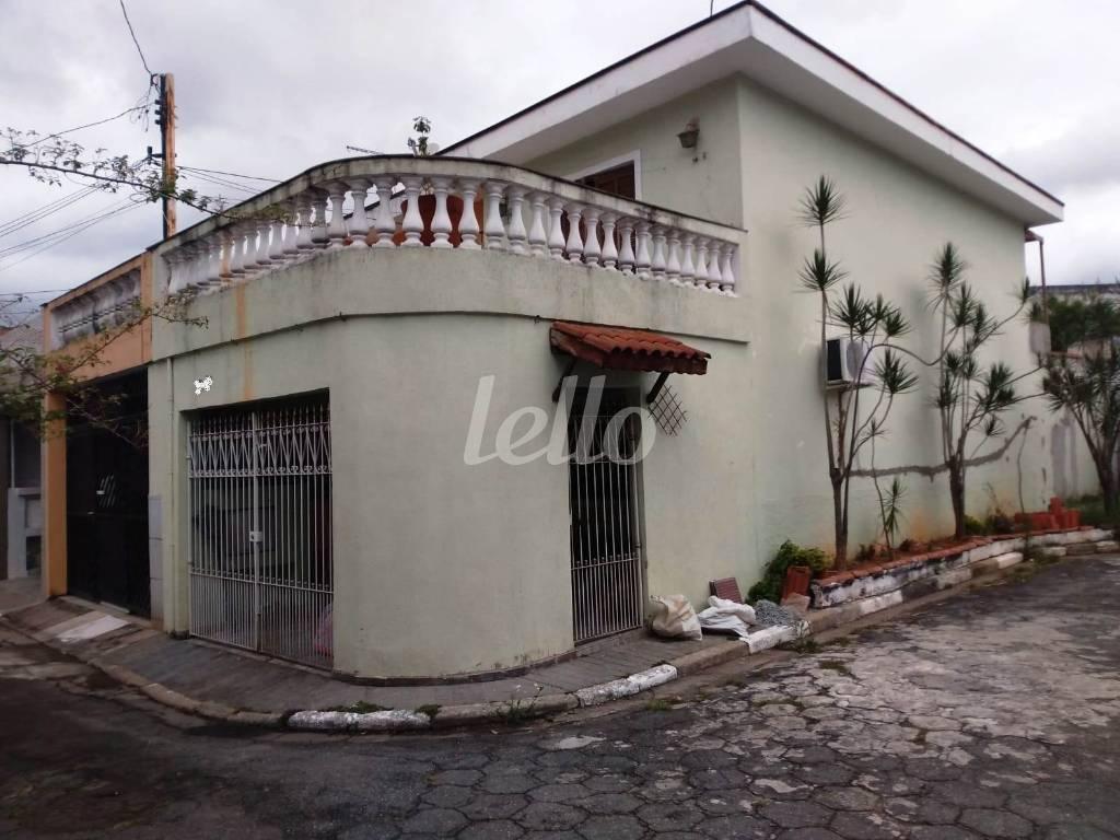 FACHADA de Casa à venda, sobrado com 72 m², 2 quartos e 2 vagas em Vila Carrão - São Paulo