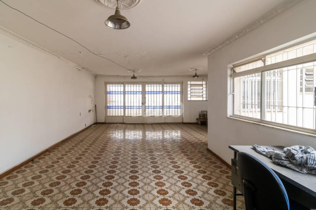 SALÃO de Casa para alugar, sobrado com 250 m², 2 quartos e 2 vagas em Tatuapé - São Paulo