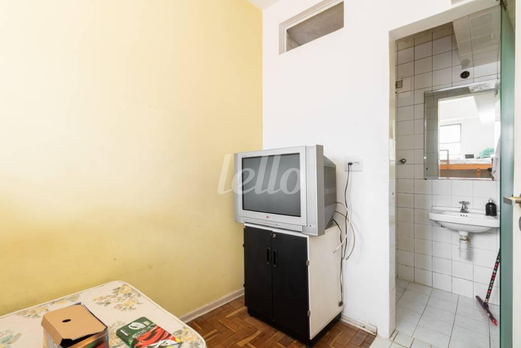 DORMITÓRIO DE SERVIÇO de Apartamento para alugar, Padrão com 240 m², 4 quartos e 2 vagas em Perdizes - São Paulo