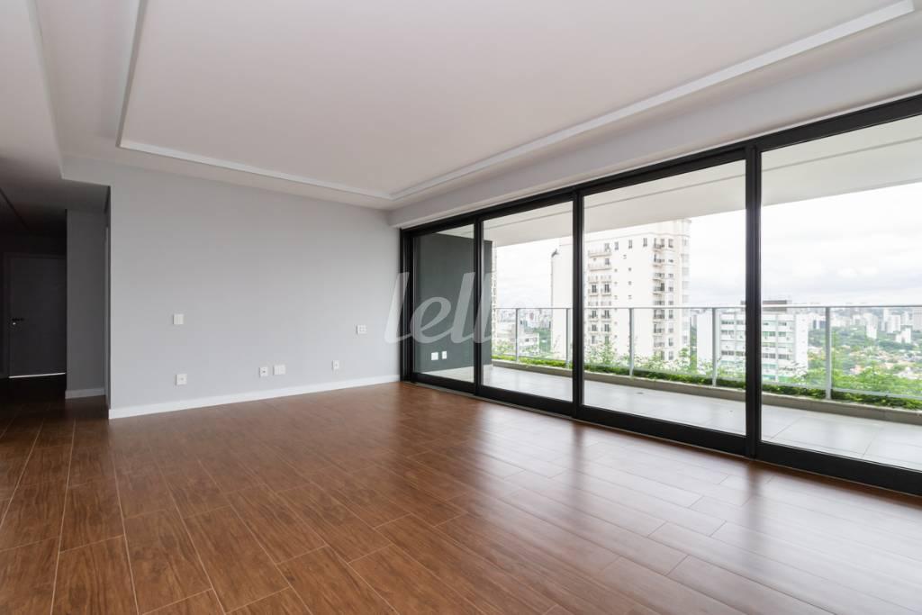 SALA de Apartamento para alugar, Padrão com 176 m², 3 quartos e 2 vagas em Pinheiros - São Paulo