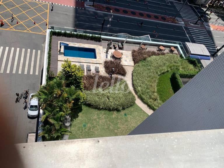 JARDIM E PISCINA PRÉDIO de Apartamento à venda, Padrão com 250 m², 4 quartos e 6 vagas em Jardins - São Paulo