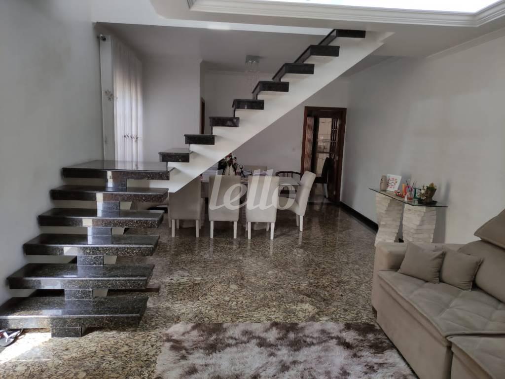 SALA DOIS AMBIENTES de Casa à venda, sobrado com 158 m², 3 quartos e 2 vagas em Vila Maranduba - Guarulhos