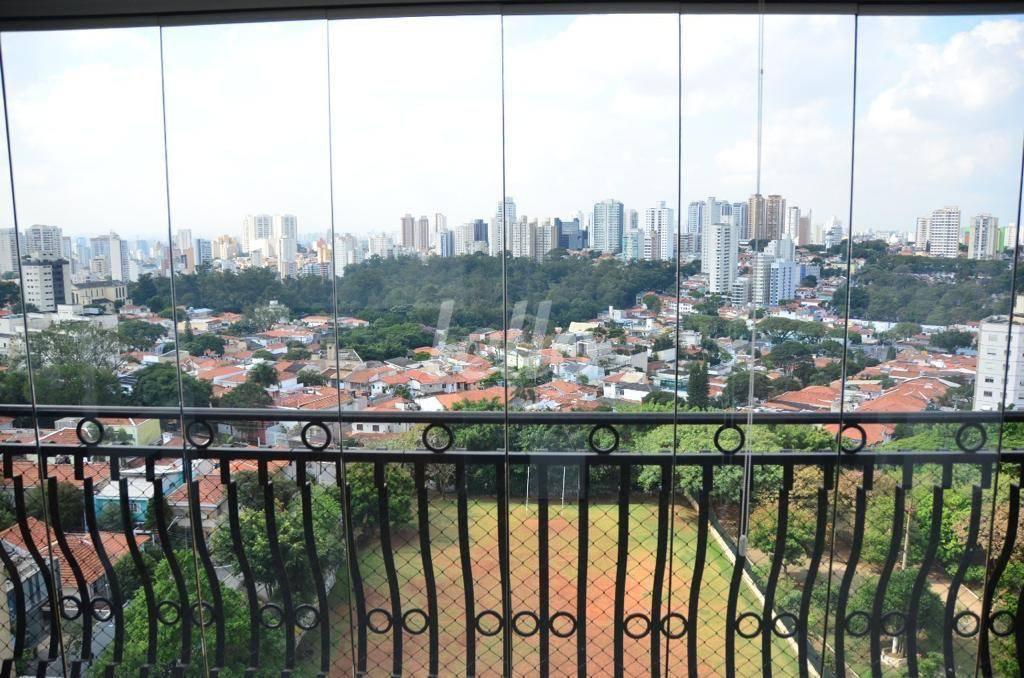 VISTA de Apartamento à venda, Duplex com 183 m², 3 quartos e 3 vagas em Vila Mariana - São Paulo