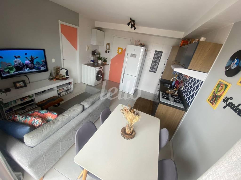 SALA DOIS AMBIENTES - COZINHA de Apartamento à venda, Padrão com 36 m², 1 quarto e em Vila Alpina - São Paulo