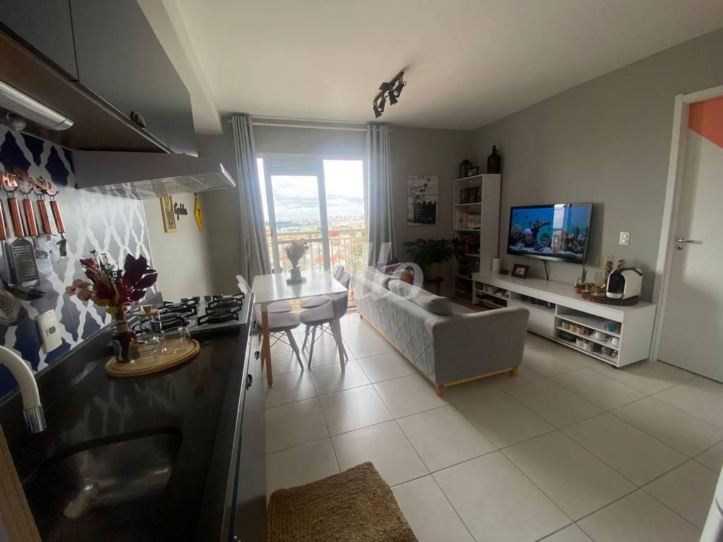 SALA DOIS AMBIENTES de Apartamento à venda, Padrão com 36 m², 1 quarto e em Vila Alpina - São Paulo