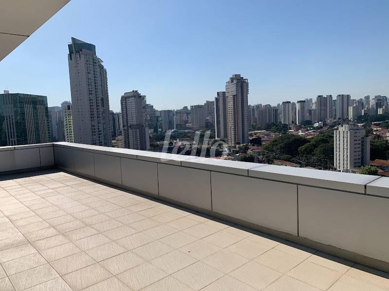 AREA EXTERNA de Sala / Conjunto para alugar, Padrão com 588 m², e 14 vagas em Cidade Monções - São Paulo