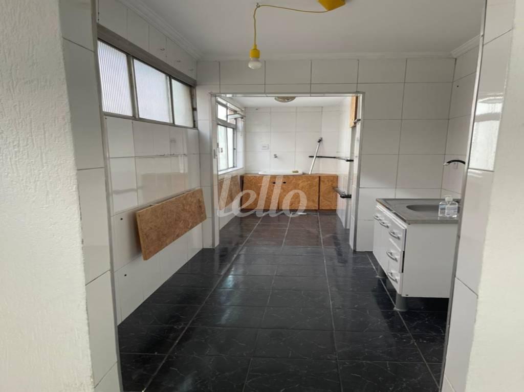 COZINHA de Apartamento à venda, Padrão com 77 m², 3 quartos e 1 vaga em Alto de Pinheiros - São Paulo