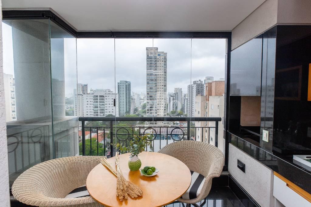 VARANDA GOURMET de Apartamento à venda, Padrão com 308 m², 4 quartos e 5 vagas em Moema - São Paulo