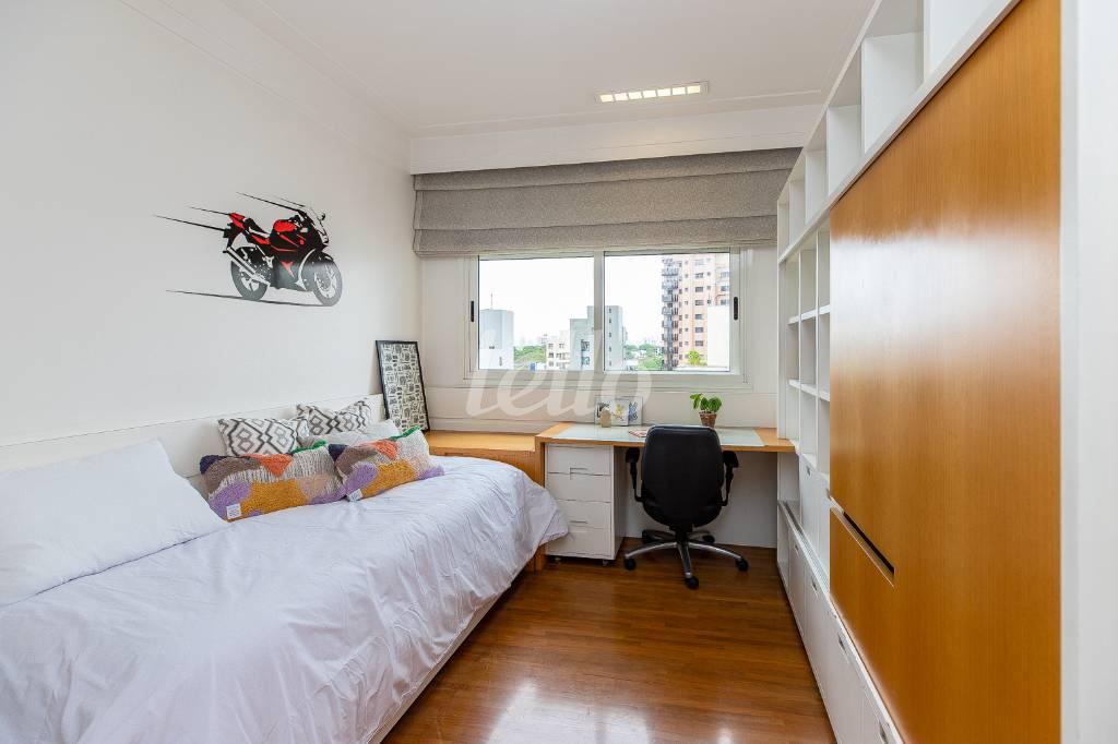 SUÍTE de Apartamento à venda, Padrão com 308 m², 4 quartos e 5 vagas em Moema - São Paulo