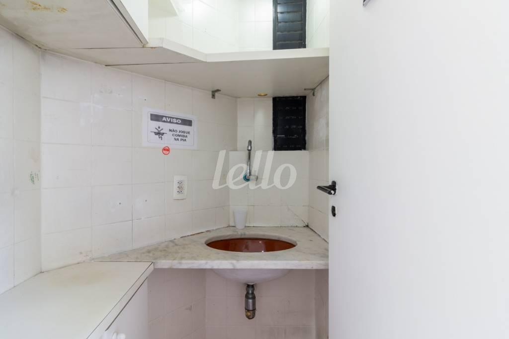 COPA de Sala / Conjunto para alugar, Padrão com 104 m², e 2 vagas em Cidade Monções - São Paulo