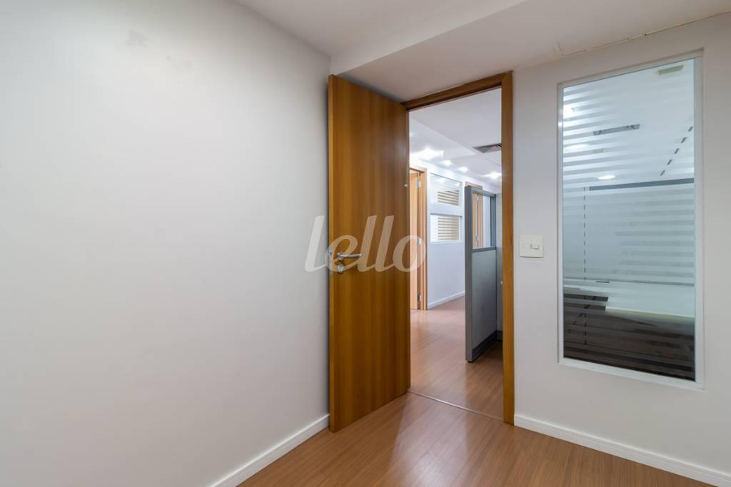 SALA 9 de Sala / Conjunto para alugar, Padrão com 162 m², e 3 vagas em Cidade Monções - São Paulo