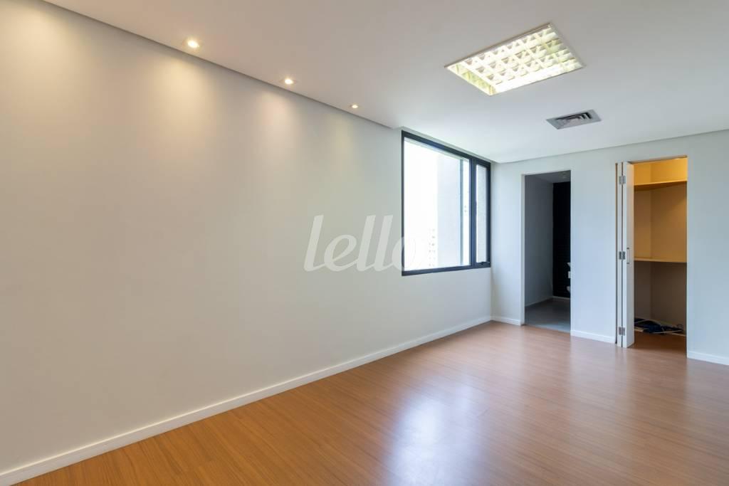 SALA 3 de Sala / Conjunto para alugar, Padrão com 162 m², e 3 vagas em Cidade Monções - São Paulo