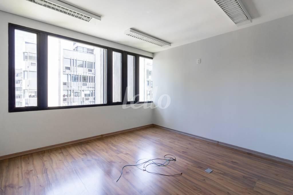 SALA 5 de Sala / Conjunto para alugar, Padrão com 162 m², e 3 vagas em Cidade Monções - São Paulo