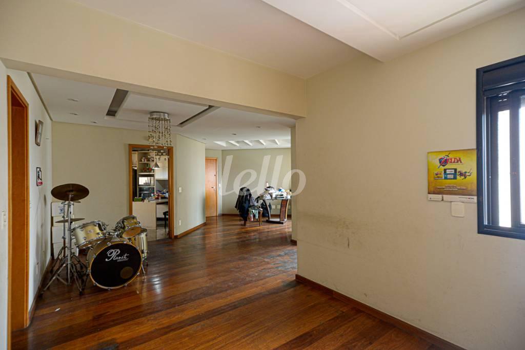 SALA DOIS AMBIENTES de Apartamento à venda, Padrão com 138 m², 3 quartos e 3 vagas em Tatuapé - São Paulo
