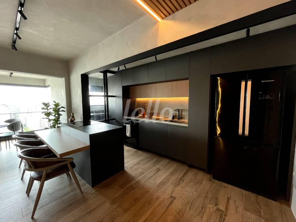 COZINHA AMERICANA de Apartamento à venda, Padrão com 73 m², 1 quarto e 1 vaga em Pinheiros - São Paulo