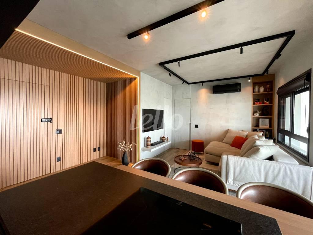 SALA DE ESTAR de Apartamento à venda, Padrão com 73 m², 1 quarto e 1 vaga em Pinheiros - São Paulo