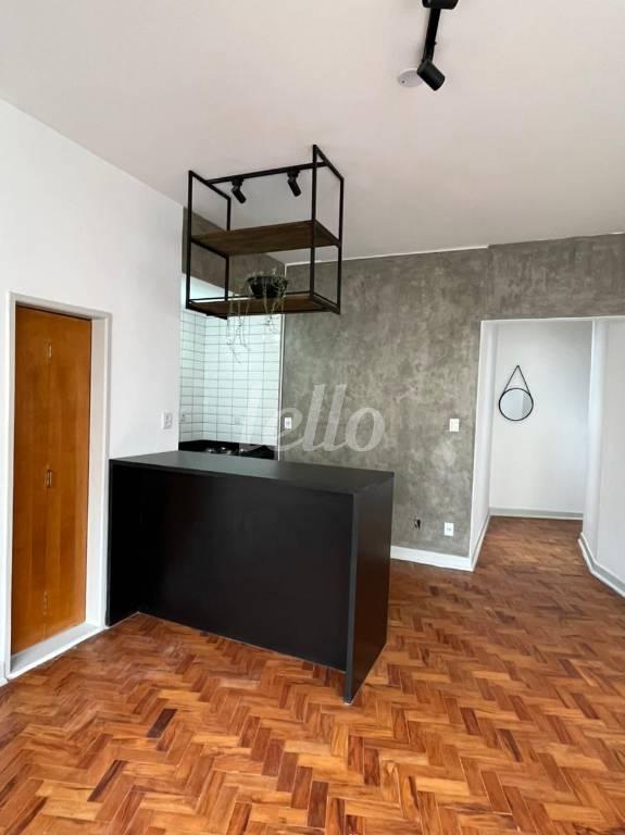 COZINHA de Apartamento à venda, Padrão com 61 m², 1 quarto e em Centro - São Paulo