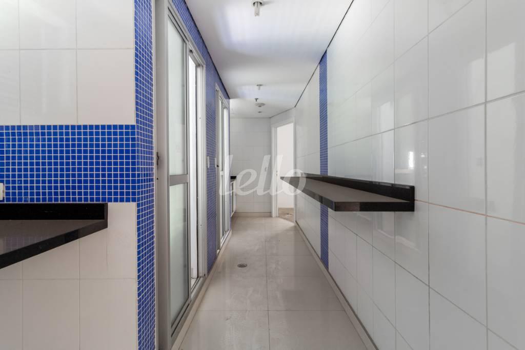 COPA de Sala / Conjunto para alugar, Padrão com 774 m², e 24 vagas em Cidade Monções - São Paulo