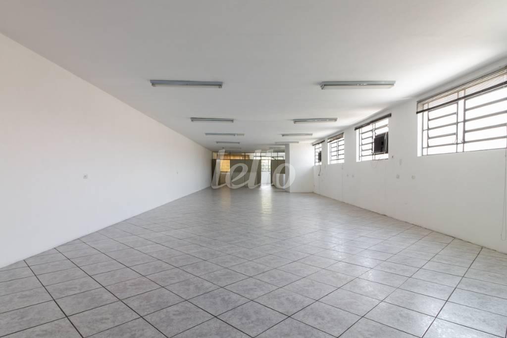 SALA 1 de Sobreloja para alugar, Padrão com 250 m², e 1 vaga em Vila Alexandria - São Paulo