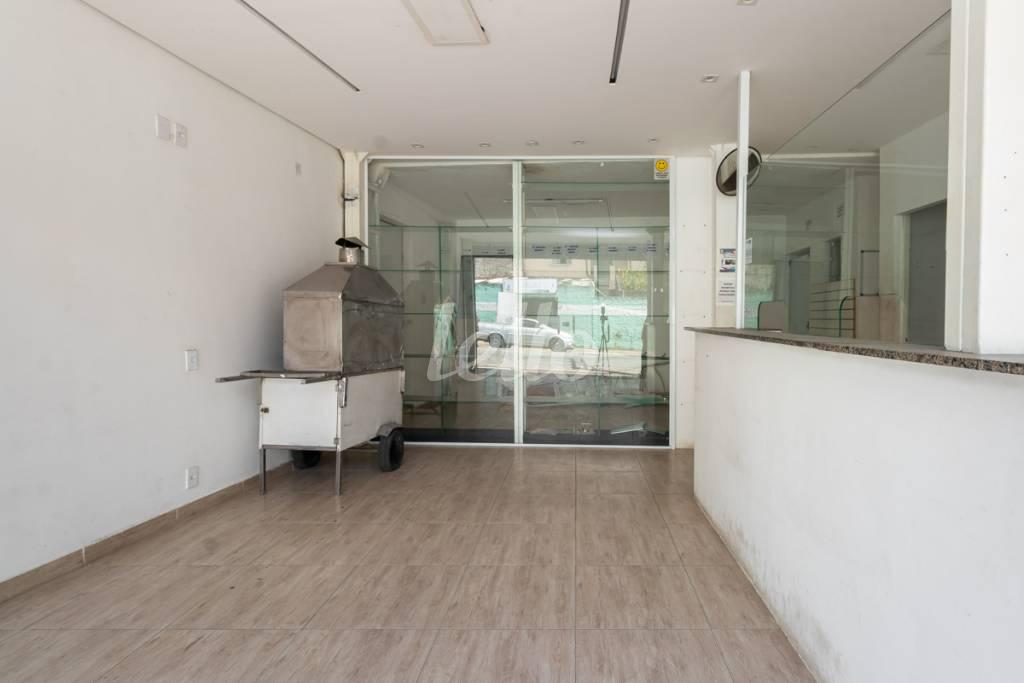 SALA 1 de Sobreloja para alugar, Padrão com 400 m², e em Vila Firmiano Pinto - São Paulo