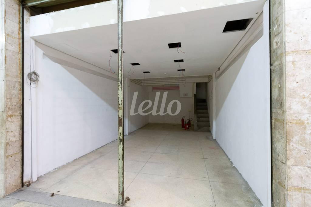 SALÃO de Loja para alugar, Galeria com 35 m², e em Centro - São Paulo