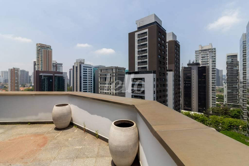 VARANDA de Sala / Conjunto para alugar, Padrão com 100 m², e em Cidade Monções - São Paulo