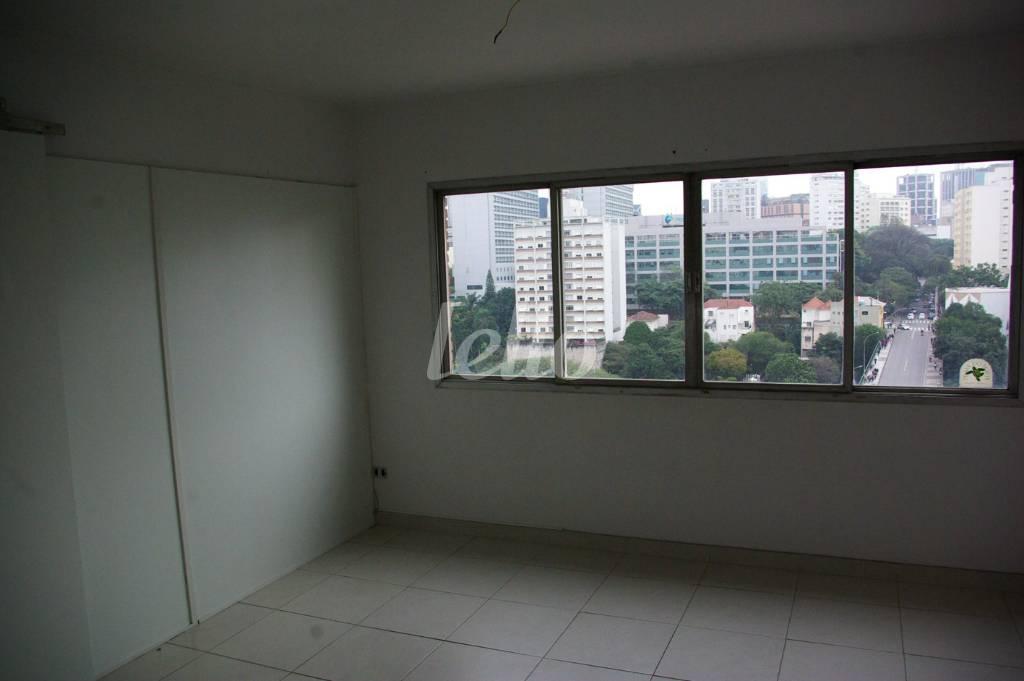 SALA de Andar para alugar, Padrão com 278 m², e em Liberdade - São Paulo