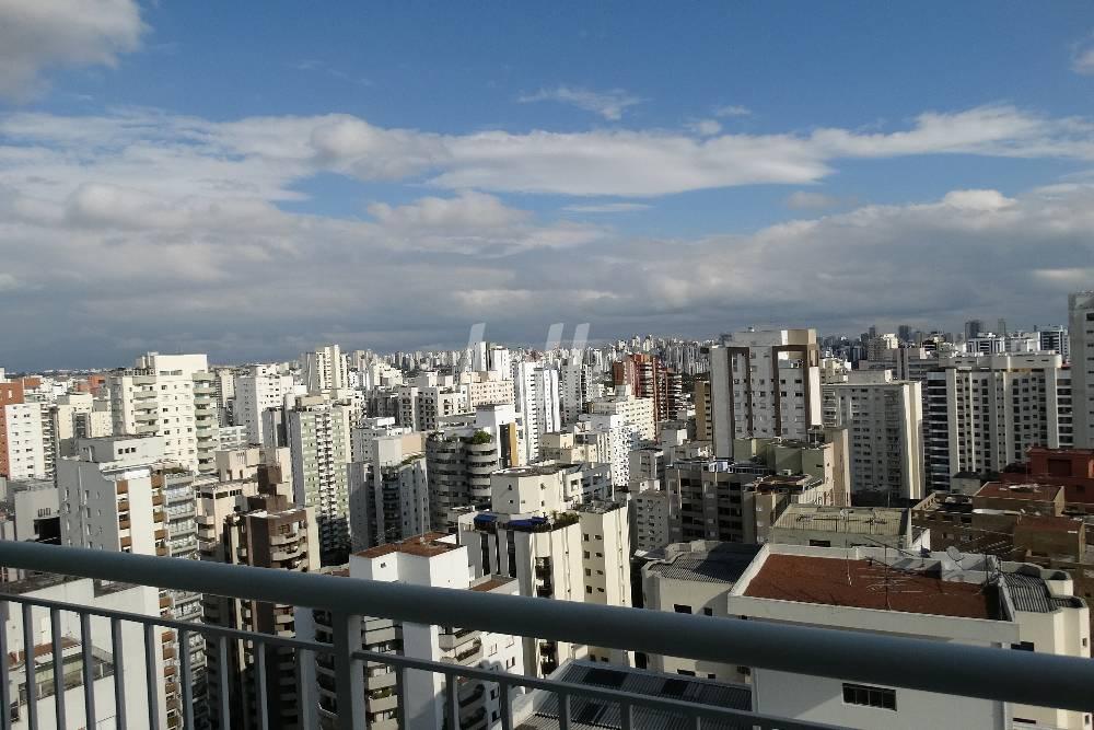 VISTA DA SACADA de Apartamento à venda, Duplex com 43 m², 1 quarto e 1 vaga em Vila Nova Conceição - São Paulo
