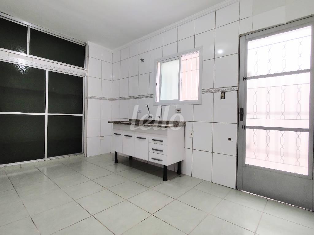 COZINHA de Casa à venda, sobrado com 80 m², 2 quartos e em Vila Bertioga - São Paulo