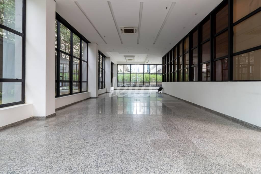 SALA 1 de Prédio Comercial para alugar, Monousuário com 2750 m², e 61 vagas em Vila Olímpia - São Paulo