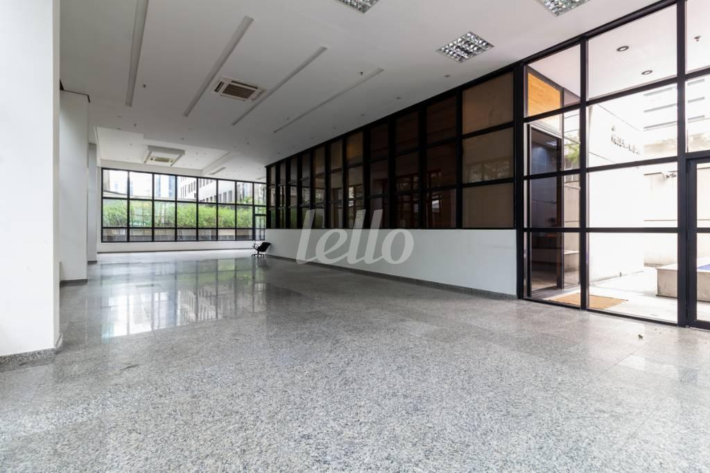 SALA 1 de Prédio Comercial para alugar, Monousuário com 2750 m², e 61 vagas em Vila Olímpia - São Paulo