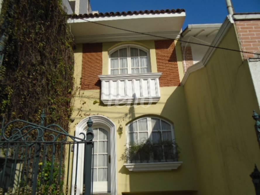 FACHADA de Casa para alugar, sobrado com 130 m², 1 quarto e 1 vaga em Vila Mariana - São Paulo