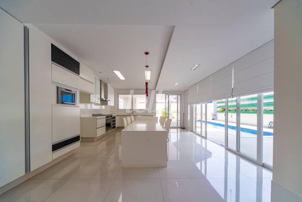 COZINHA de Casa à venda, sobrado com 580 m², 4 quartos e 6 vagas em Cerâmica - São Caetano do Sul