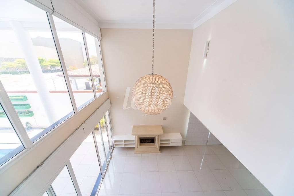 HALL DA ESCADA de Casa à venda, sobrado com 580 m², 4 quartos e 6 vagas em Cerâmica - São Caetano do Sul