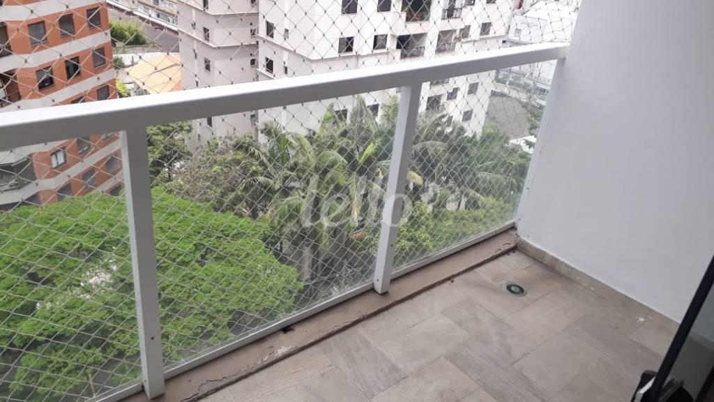 VARANDA de Apartamento à venda, Padrão com 100 m², 3 quartos e 1 vaga em Vila Nova Conceição - São Paulo
